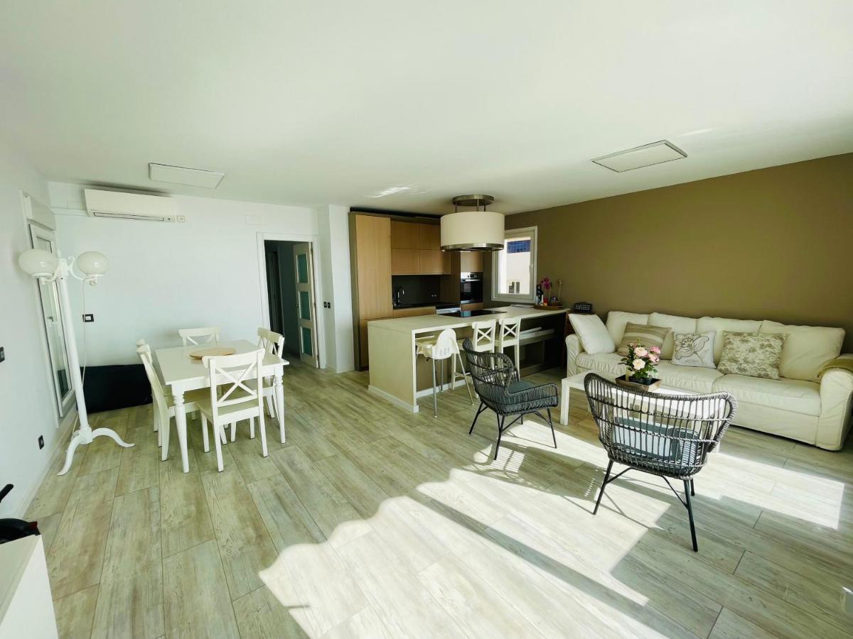 Апартаменты La Marina2 Seaview With Amazing Terrace Сиджес Экстерьер фото