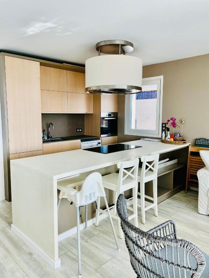 Апартаменты La Marina2 Seaview With Amazing Terrace Сиджес Экстерьер фото