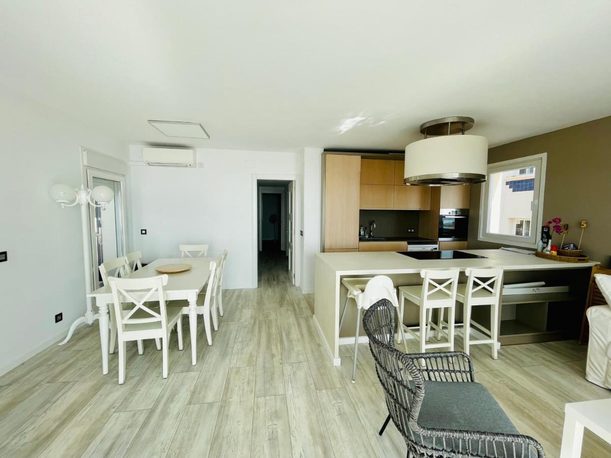 Апартаменты La Marina2 Seaview With Amazing Terrace Сиджес Экстерьер фото